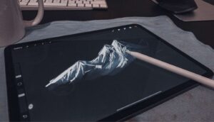 Picture of an iPad and Apple Pencil needed for Graphic Design